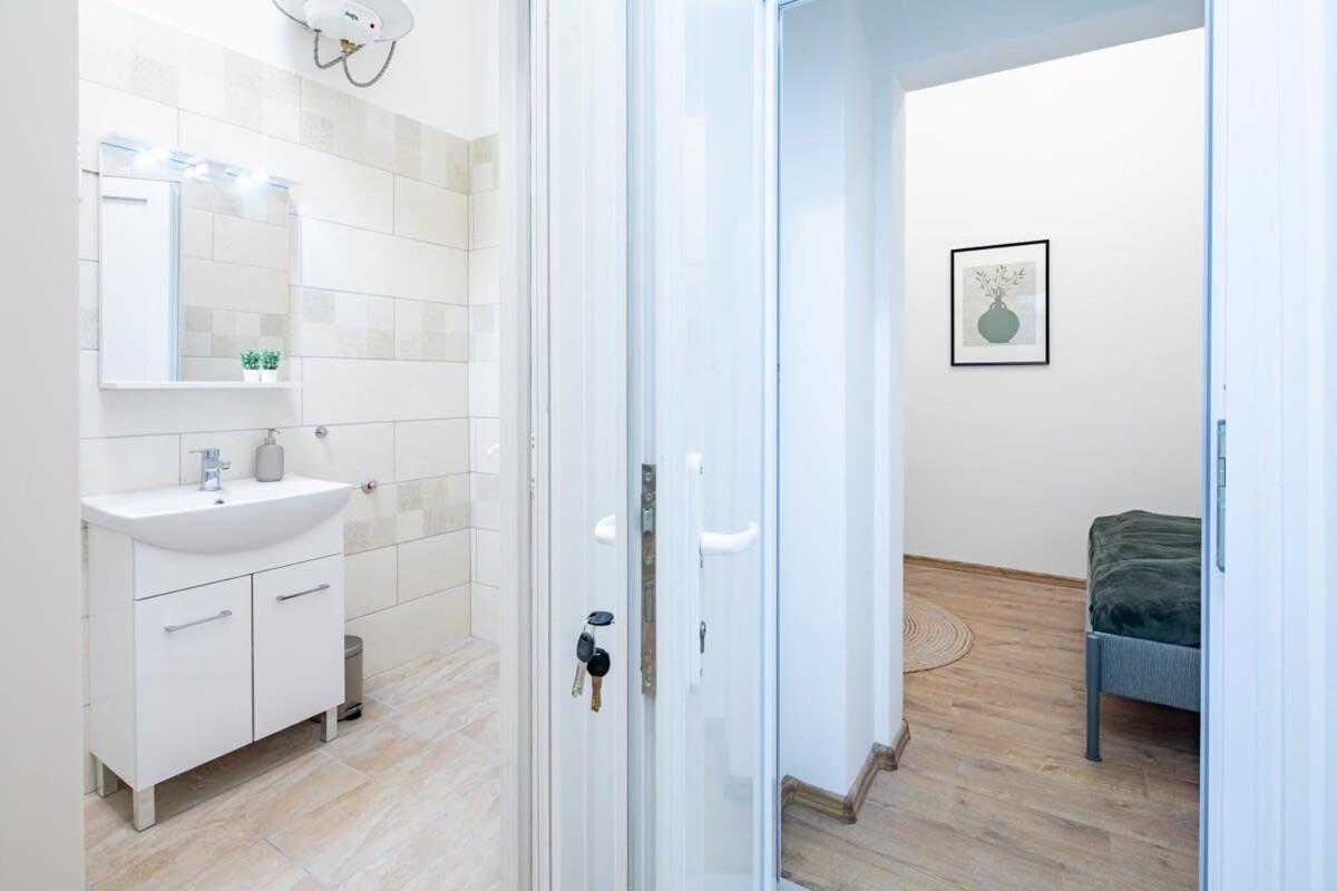 Central - New - Comfy Ac Studio Budapeşte Dış mekan fotoğraf